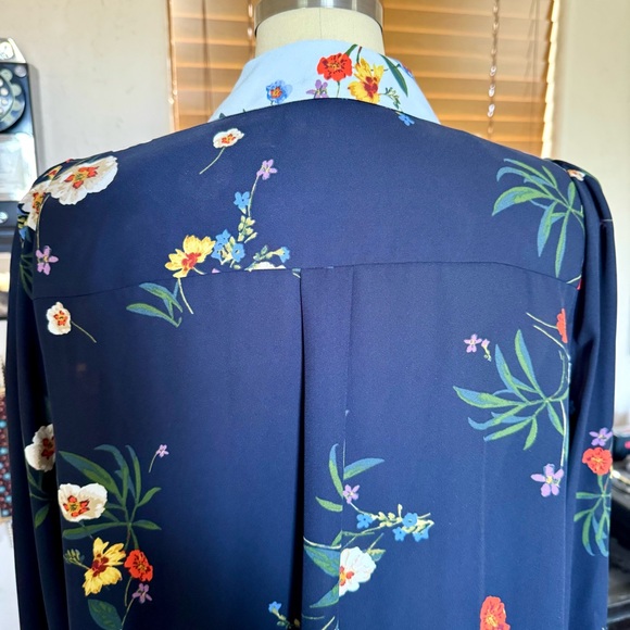 NEW Vince Camuto navy crepe blouse w/ collar+cuffs XL - Picture 7 of 12